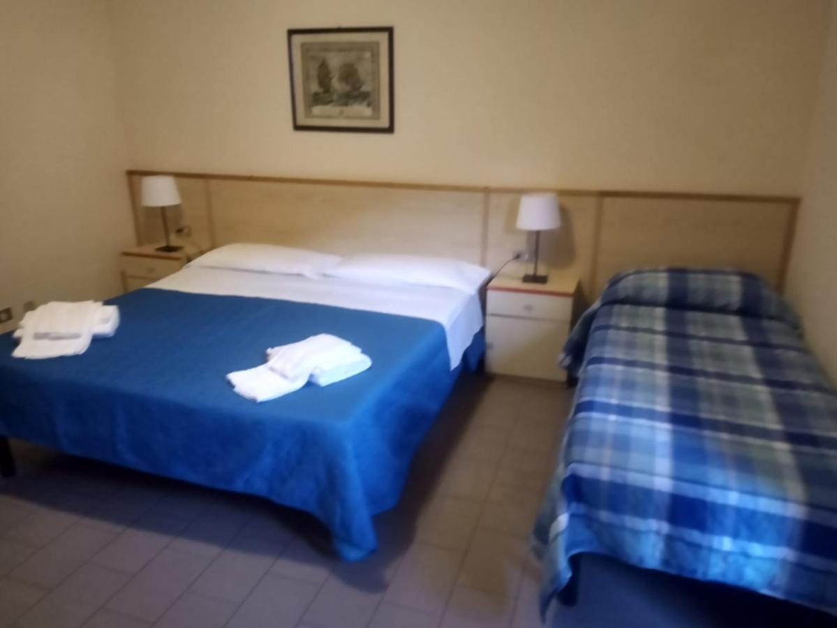 Hotel Lupo Di Mare มาริน่า เด กาสตาเนโก การ์ดูชี ภายนอก รูปภาพ