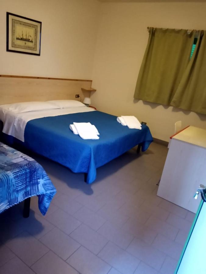 Hotel Lupo Di Mare มาริน่า เด กาสตาเนโก การ์ดูชี ภายนอก รูปภาพ