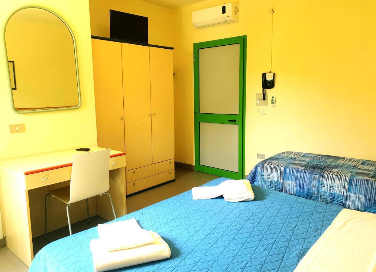 Hotel Lupo Di Mare มาริน่า เด กาสตาเนโก การ์ดูชี ภายนอก รูปภาพ