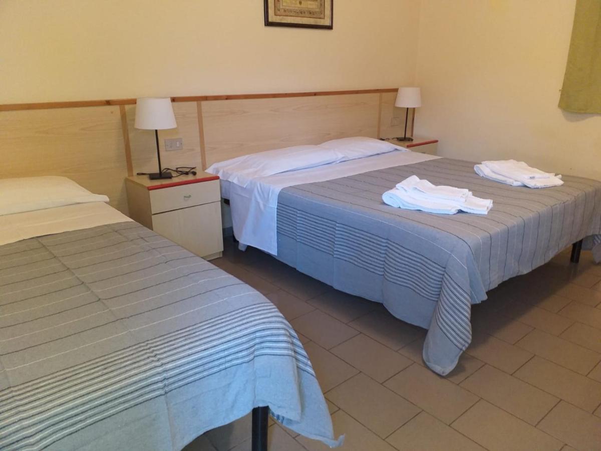 Hotel Lupo Di Mare มาริน่า เด กาสตาเนโก การ์ดูชี ภายนอก รูปภาพ