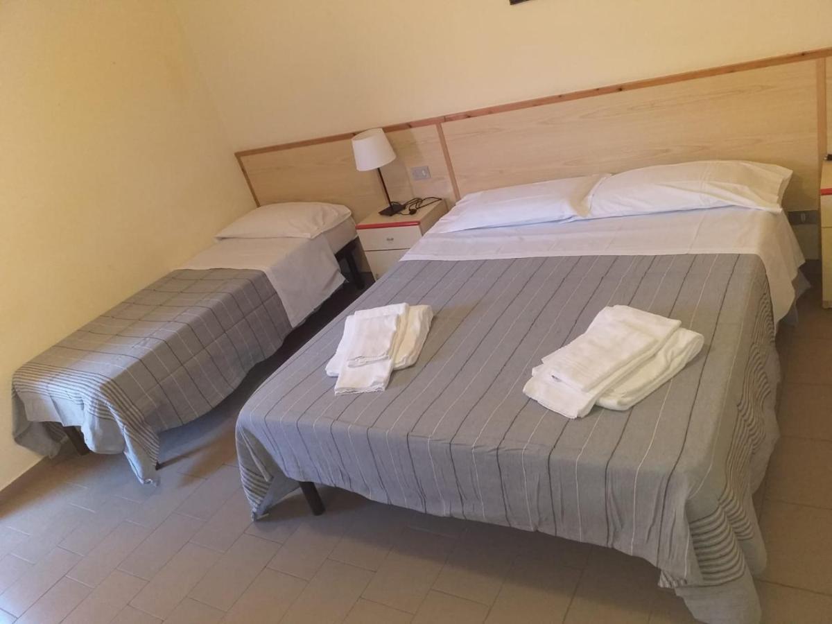 Hotel Lupo Di Mare มาริน่า เด กาสตาเนโก การ์ดูชี ภายนอก รูปภาพ